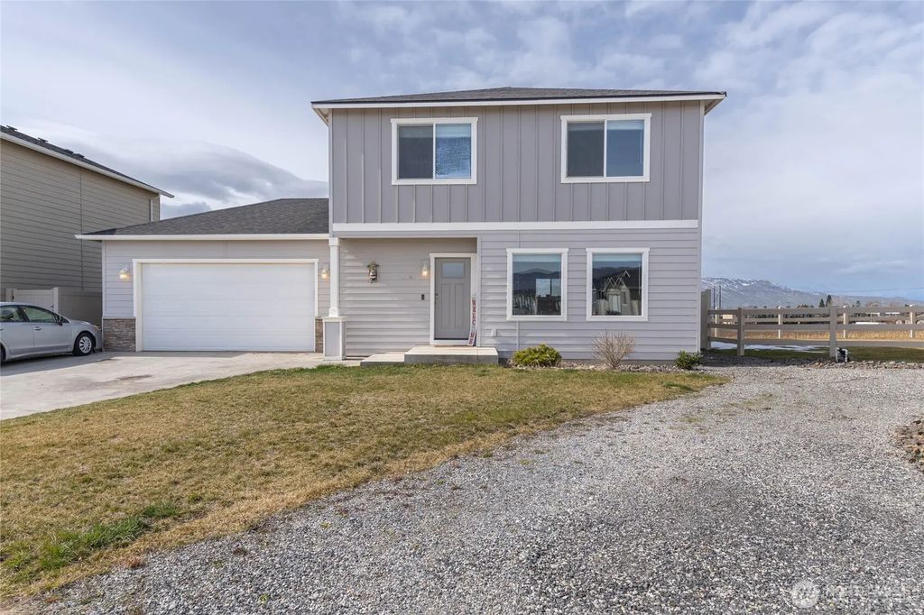 2247 S Mystical Loop, East Wenatchee