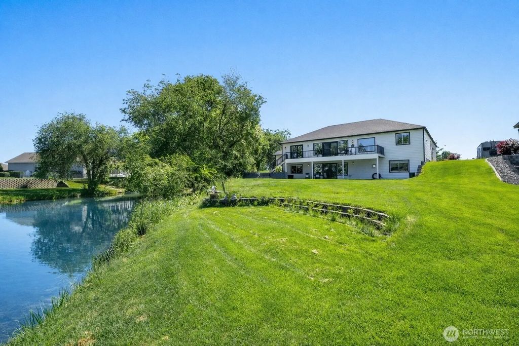 800 S Camas Place, Moses Lake