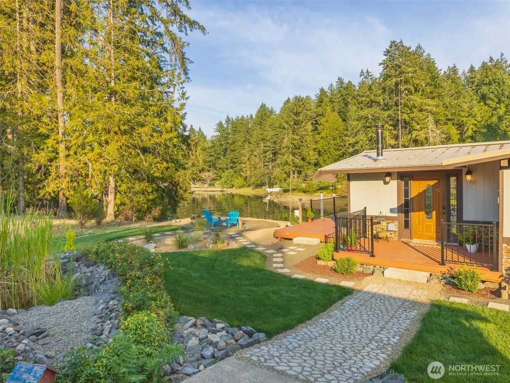 5440 E Grapeview Loop Road, Allyn