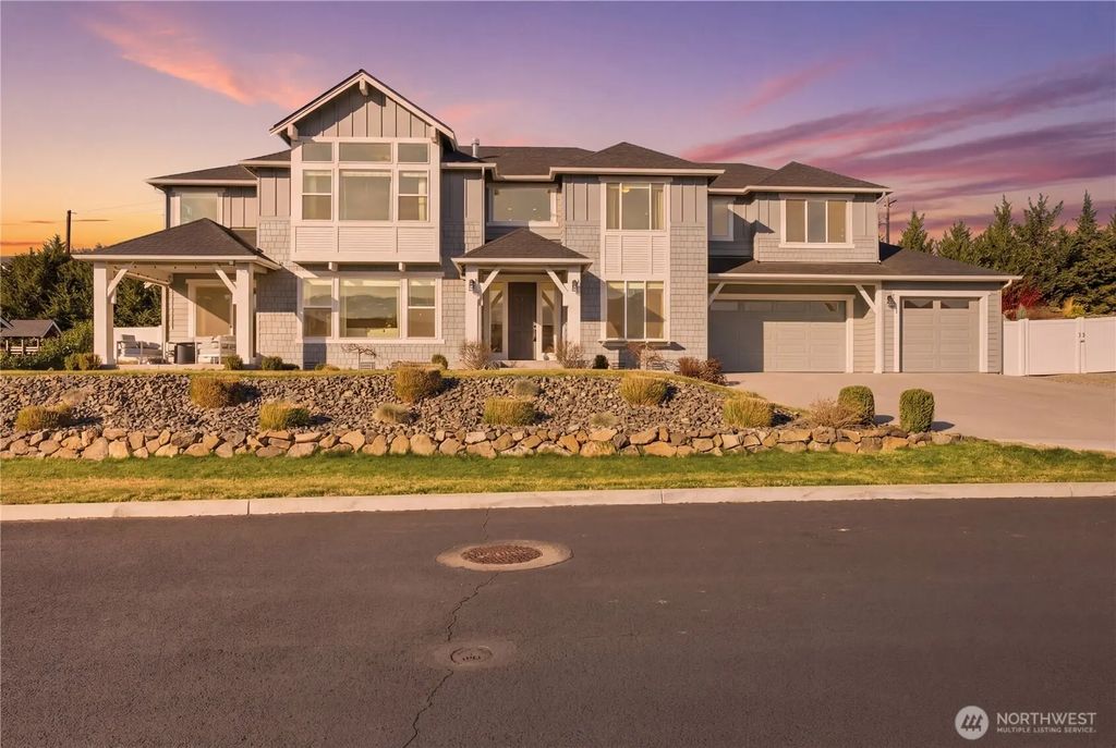 857 S Lamplight Lane, East Wenatchee