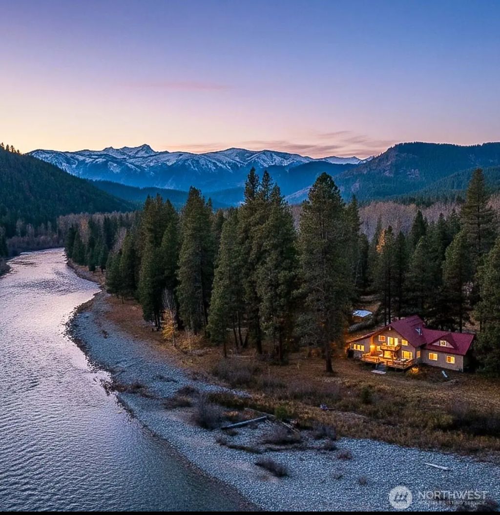 12290 Meacham Road, Leavenworth