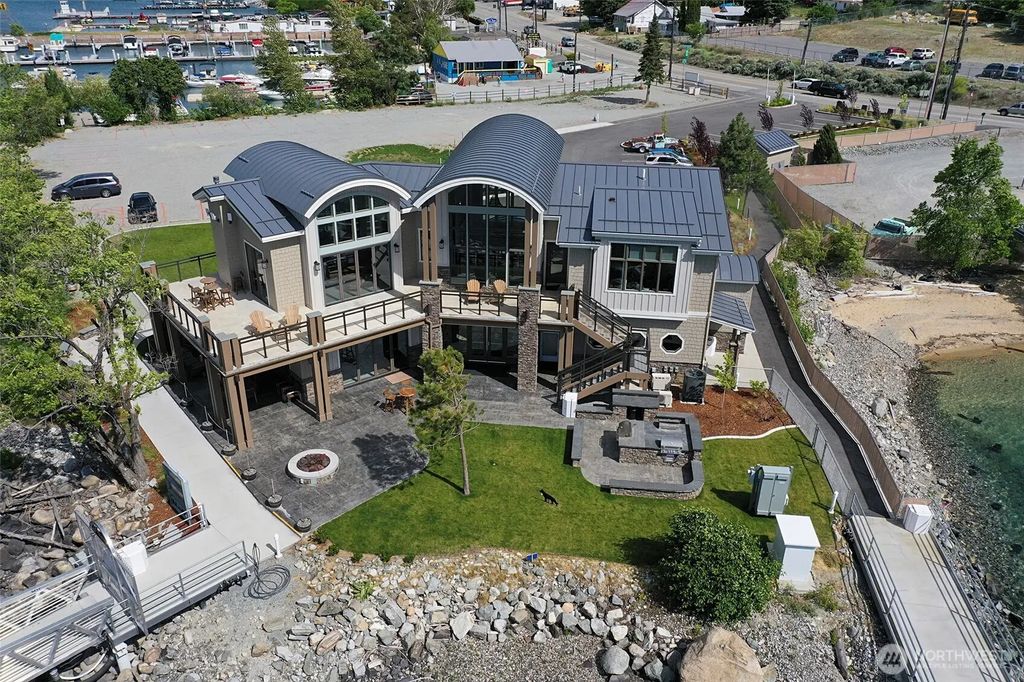 1350 W Woodin Avenue Wb6, Chelan