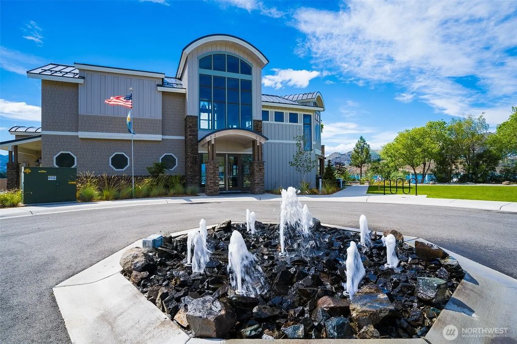 1350 W Woodin Ave C18, Chelan