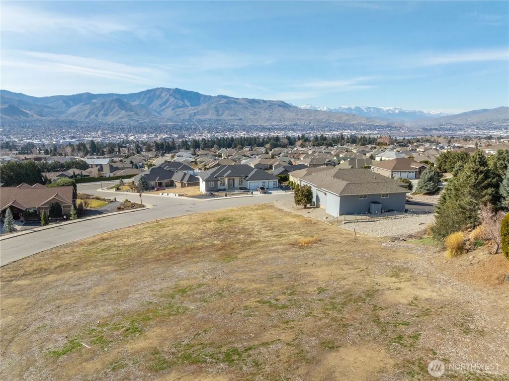 968 Briarwood Drive, East Wenatchee