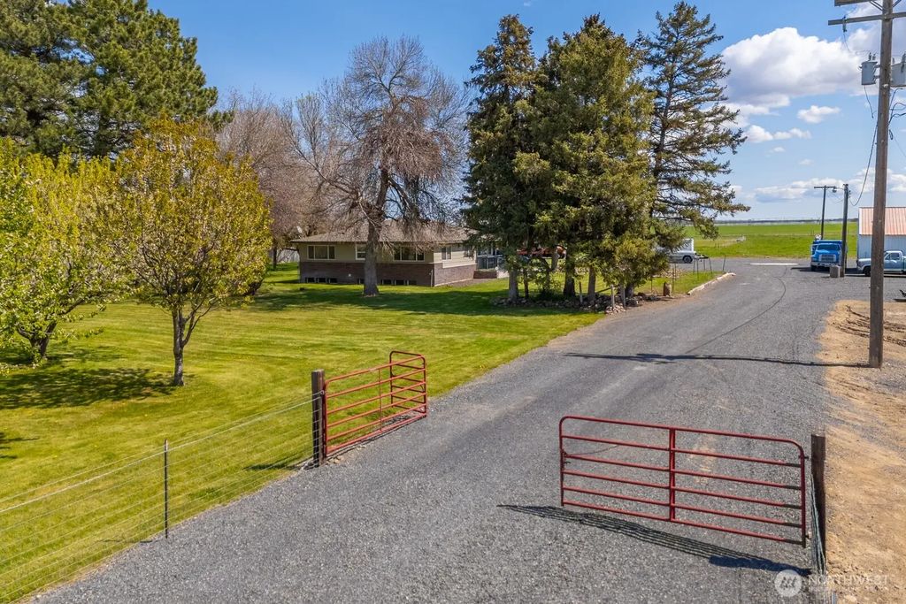 11627 Road K Ne, Moses Lake
