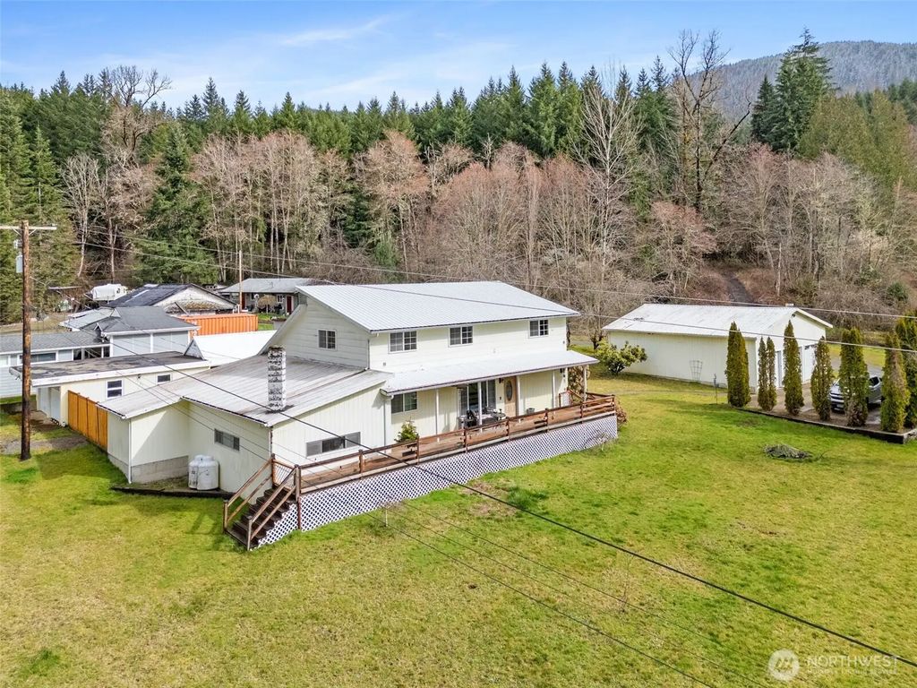 545 Davis Lake Rd, Morton