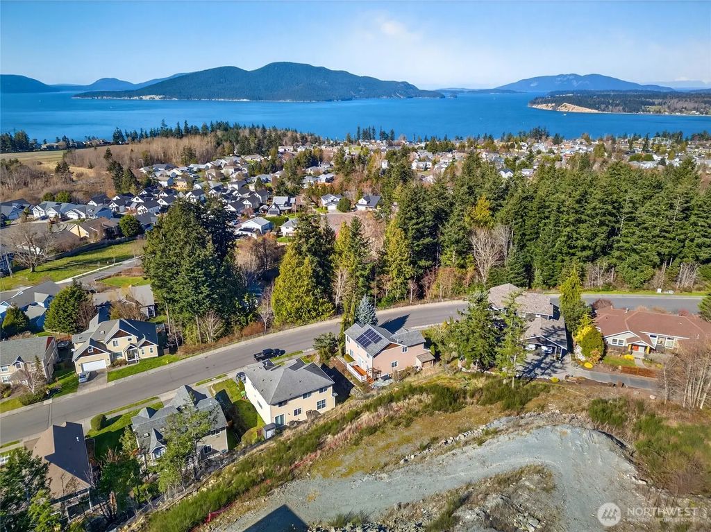 2307 Antone Way, Anacortes