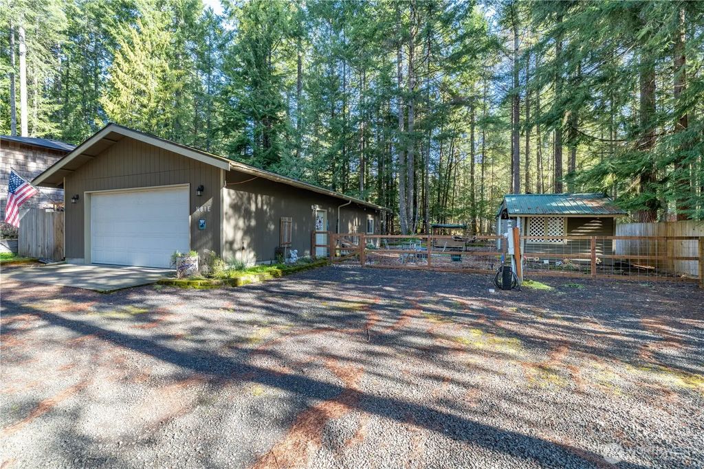 81 N Duckabush Drive E, Hoodsport