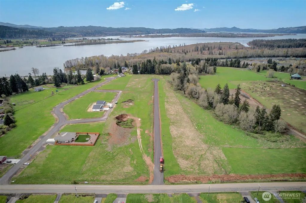 14 Ma'uka Nani Drive, Cathlamet