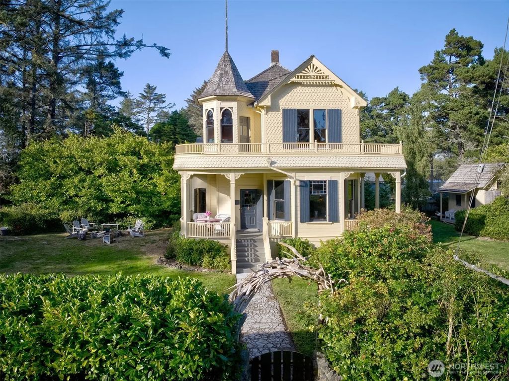 1103 37th Place, Seaview