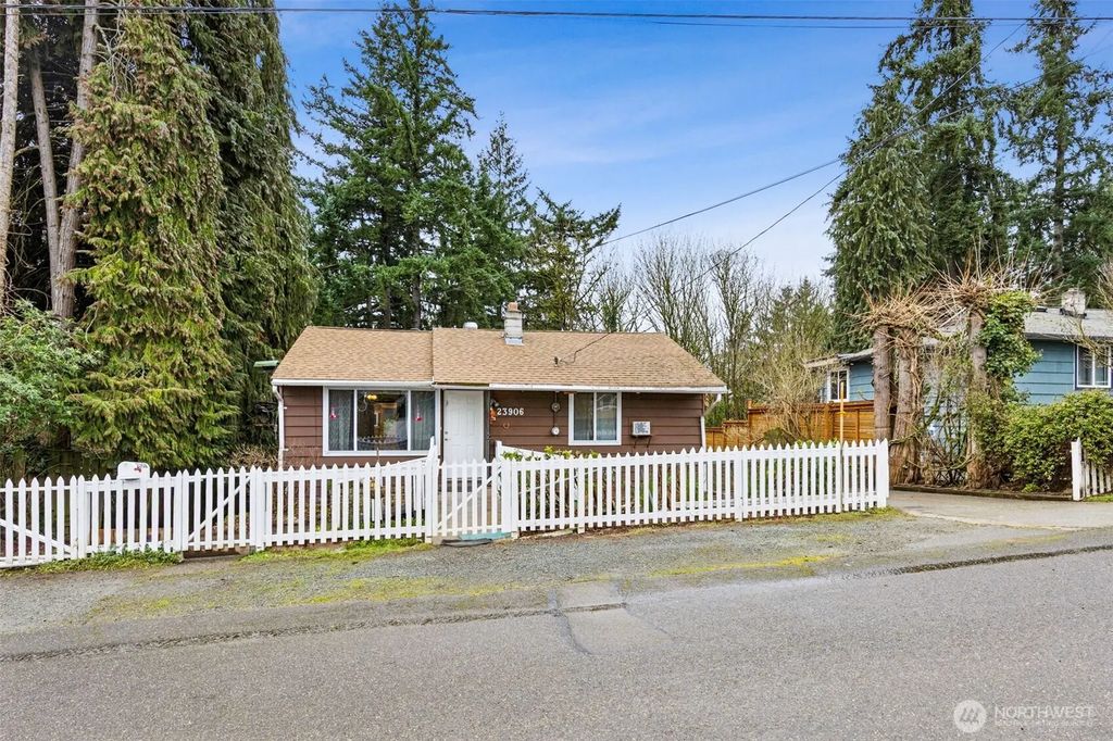 23906 60th Avenue W, Mountlake Terrace