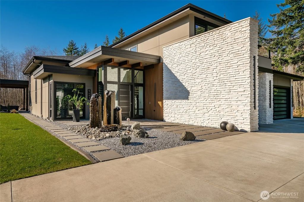 5684 Lux Lane, Blaine