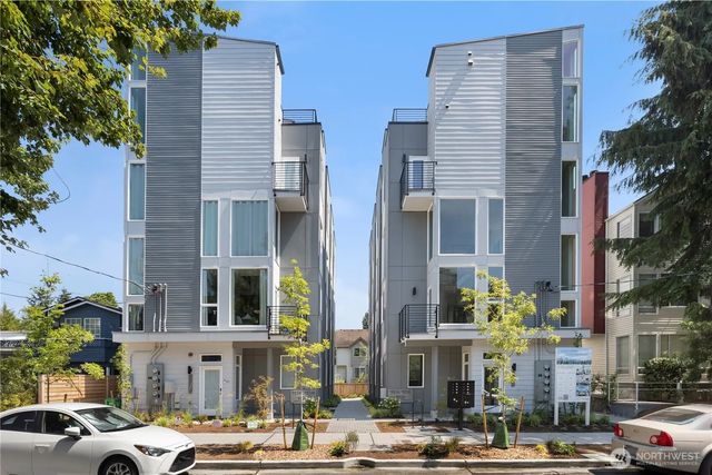 9518 Interlake Avenue N, Seattle