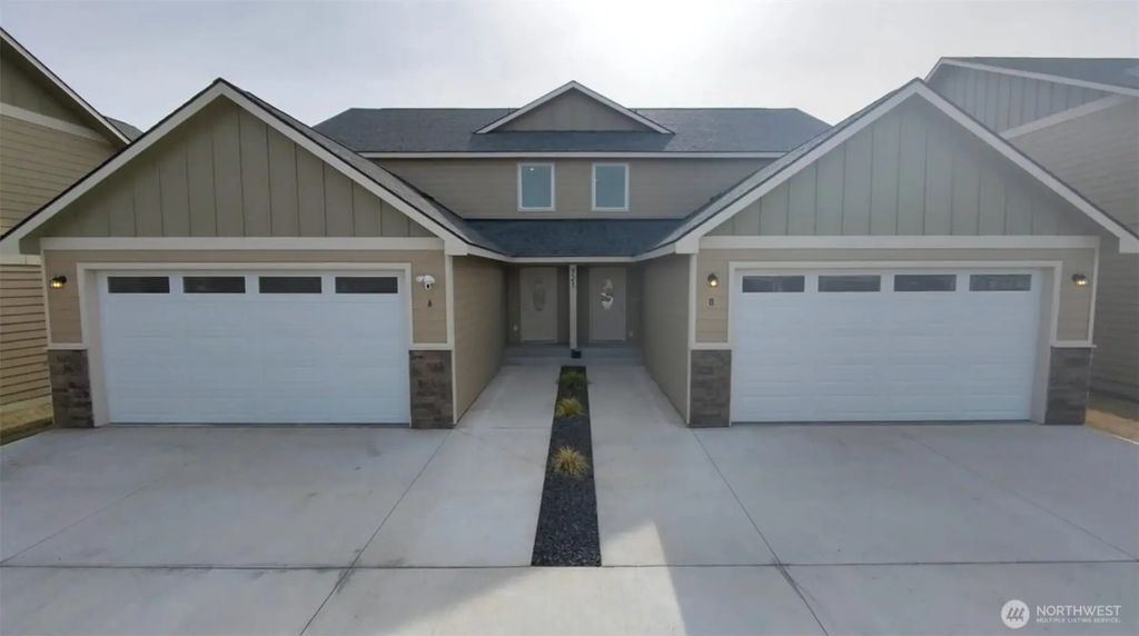 921 W Ted Yao Way, Moses Lake
