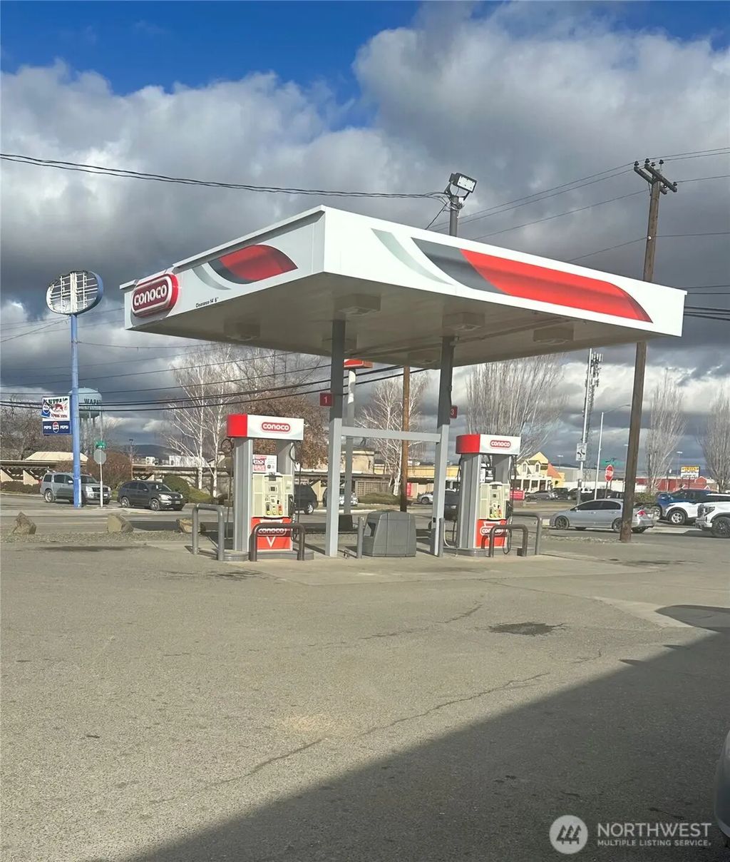 705 W 1st Street, Wapato