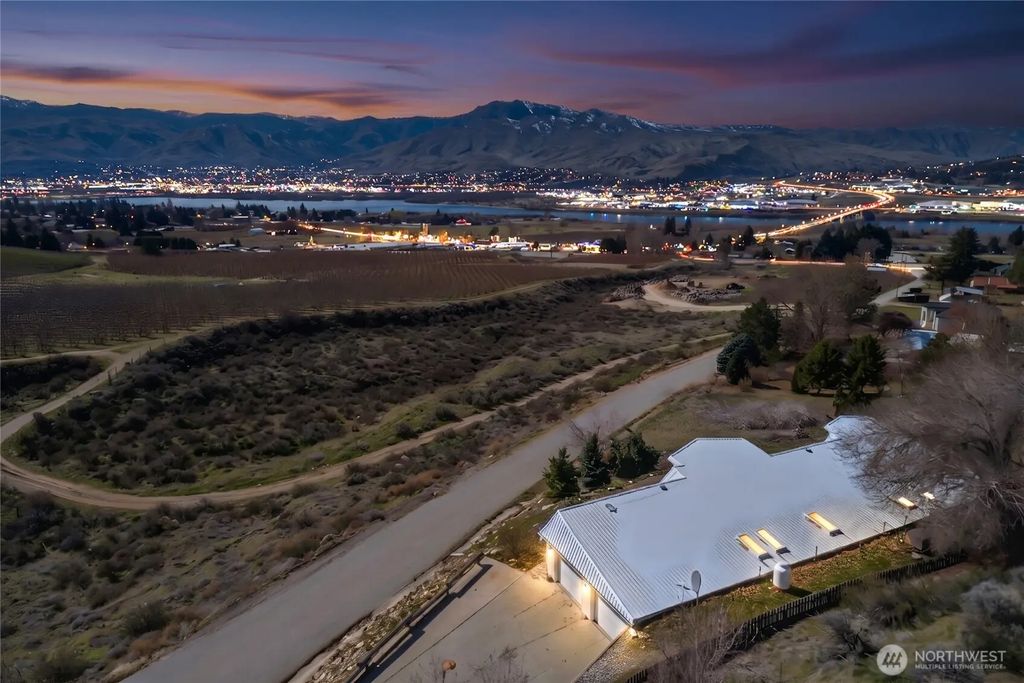 71 Blue Grade Road, East Wenatchee