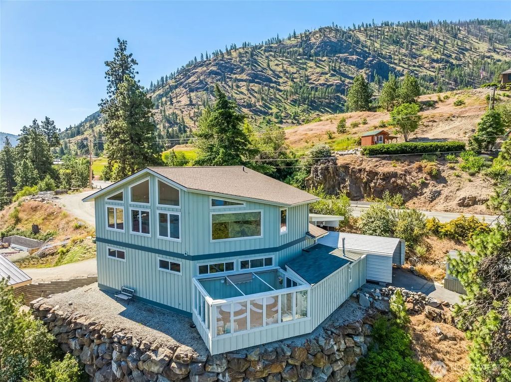 20000 S Lakeshore Road, Chelan