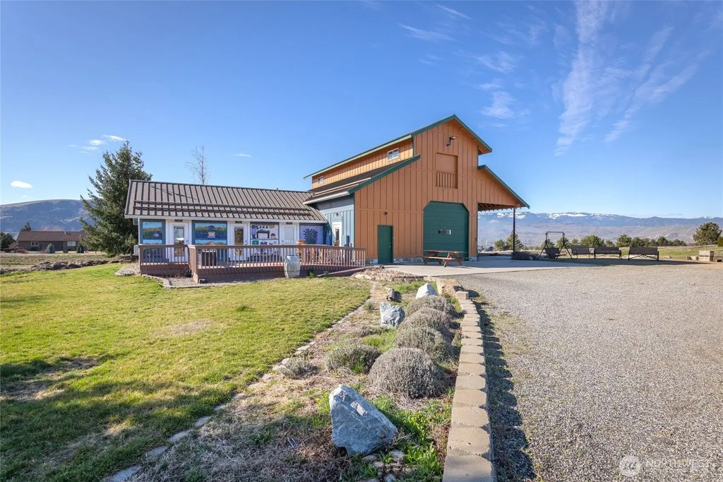 980 S Webb Place, East Wenatchee