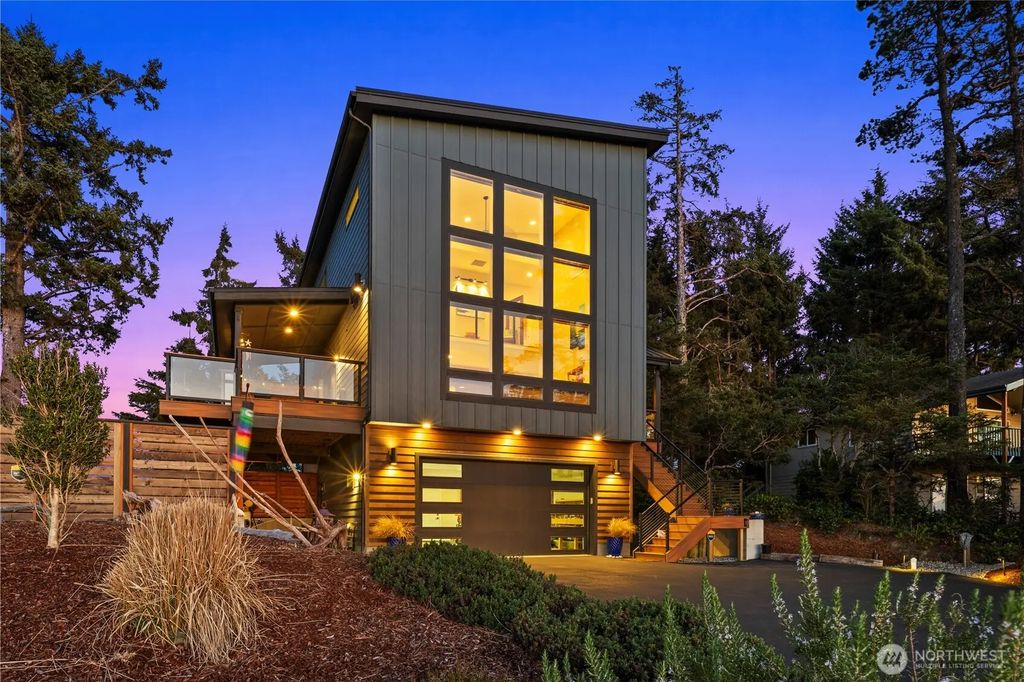 31302 J Place, Ocean Park