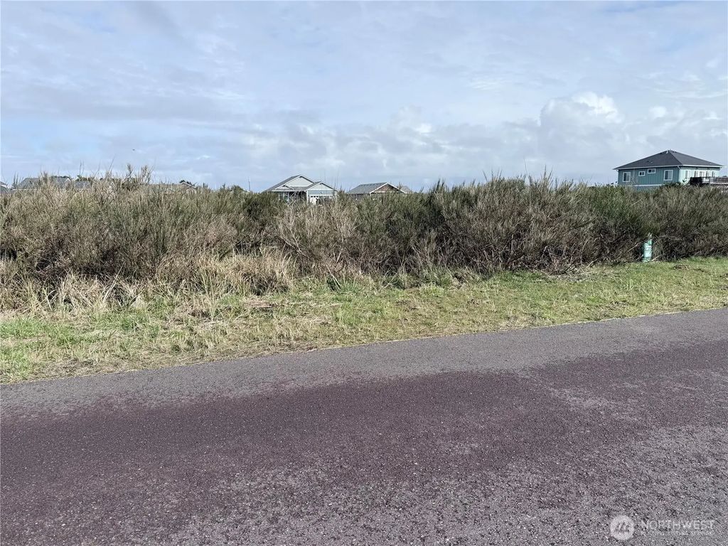458 W Wind Street, Ocean Shores