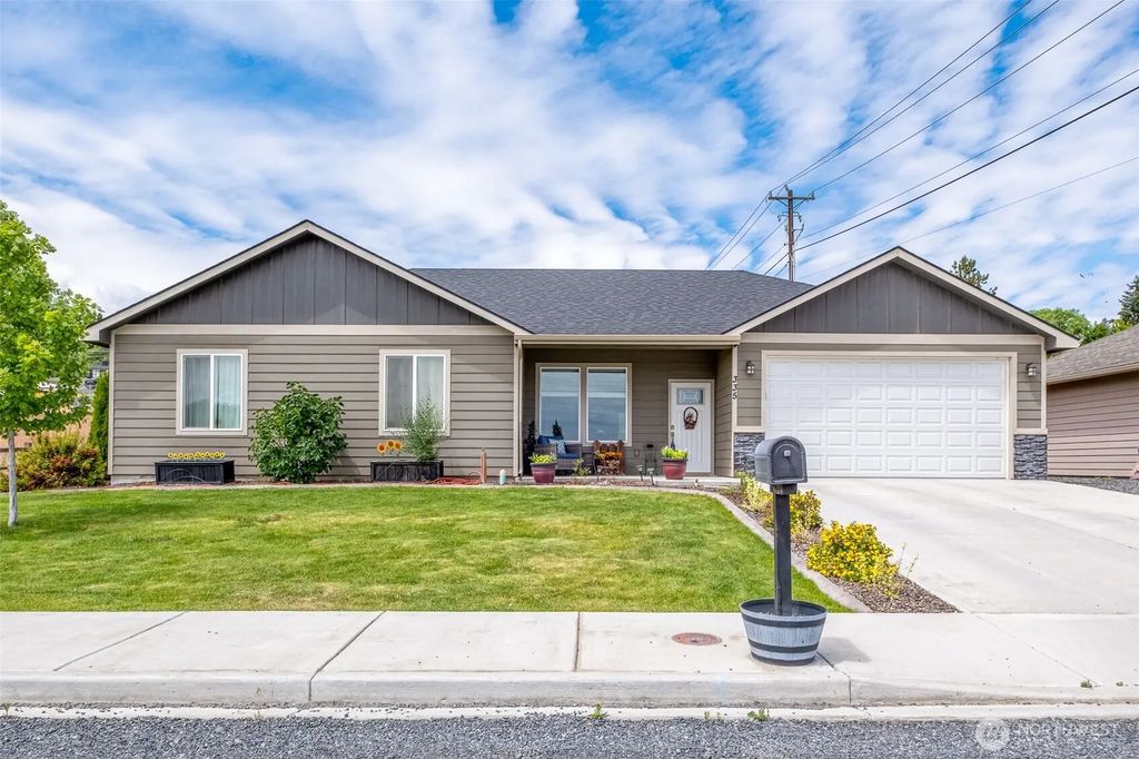 335 Canal Drive, Ephrata