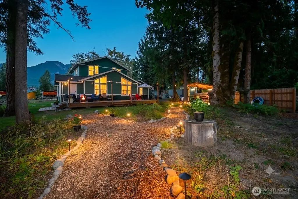 1218 Croft Avenue, Gold Bar