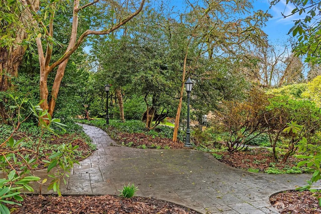 1118000701 Broadmoor Drive E, Seattle