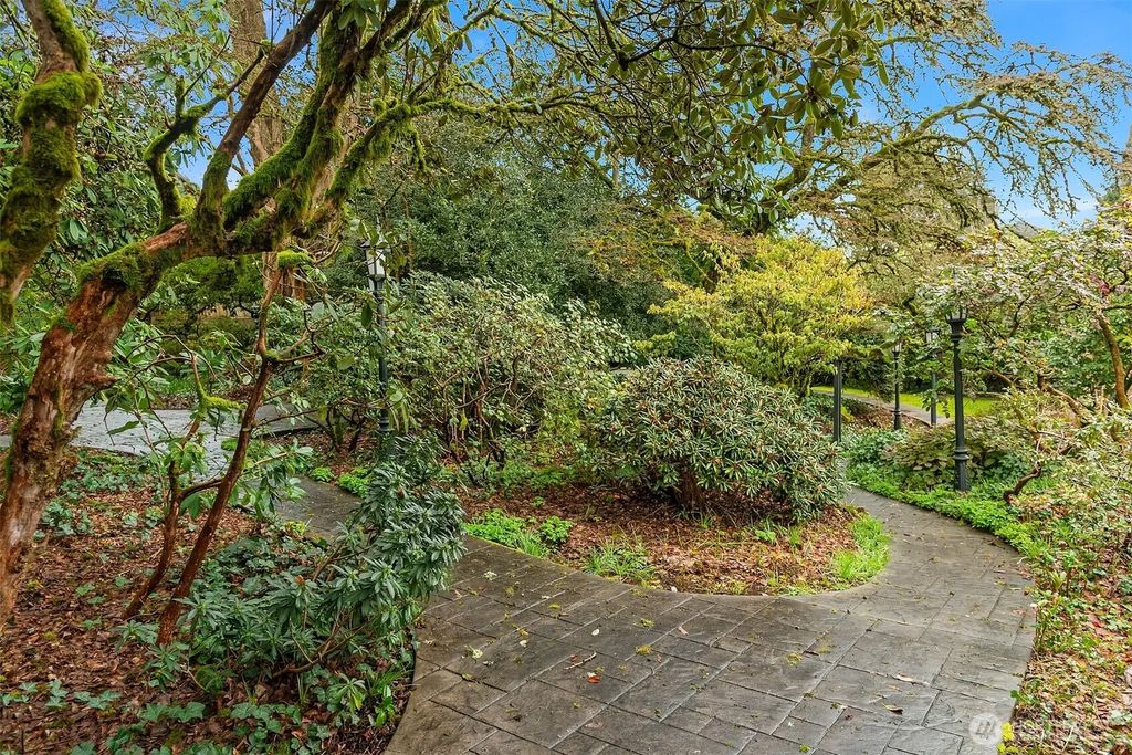 1118000703 Broadmoor Drive E, Seattle