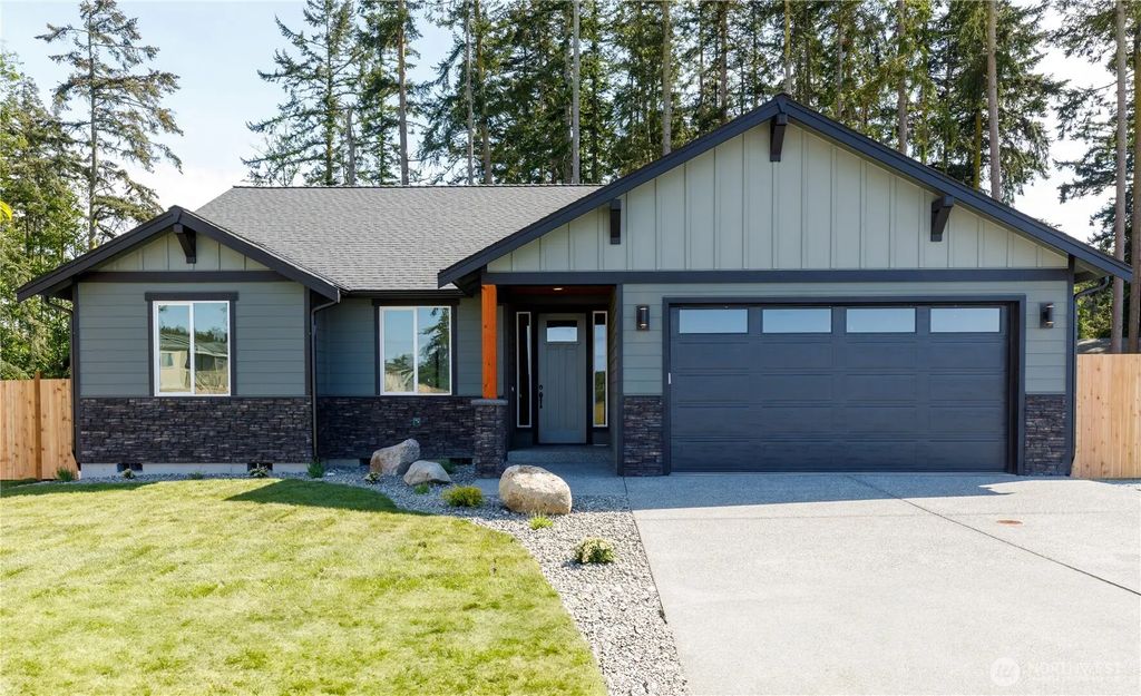 926 Nw Shire Street, Oak Harbor