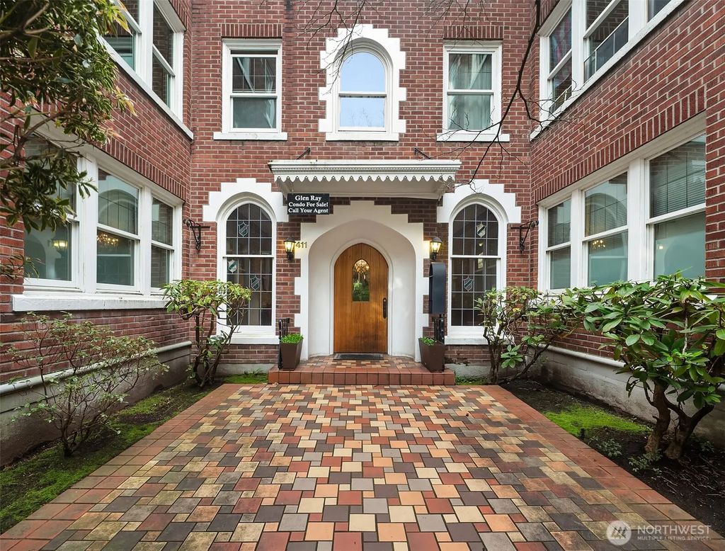 411 Boylston Avenue E 202, Seattle
