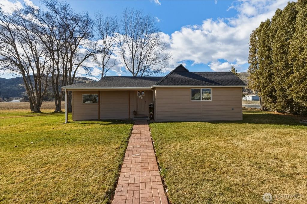 22 Kermel Road, Omak