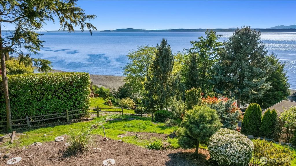 3253 Perkins Lane W, Seattle