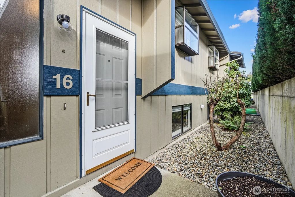 110 19th Avenue Se 16, Puyallup