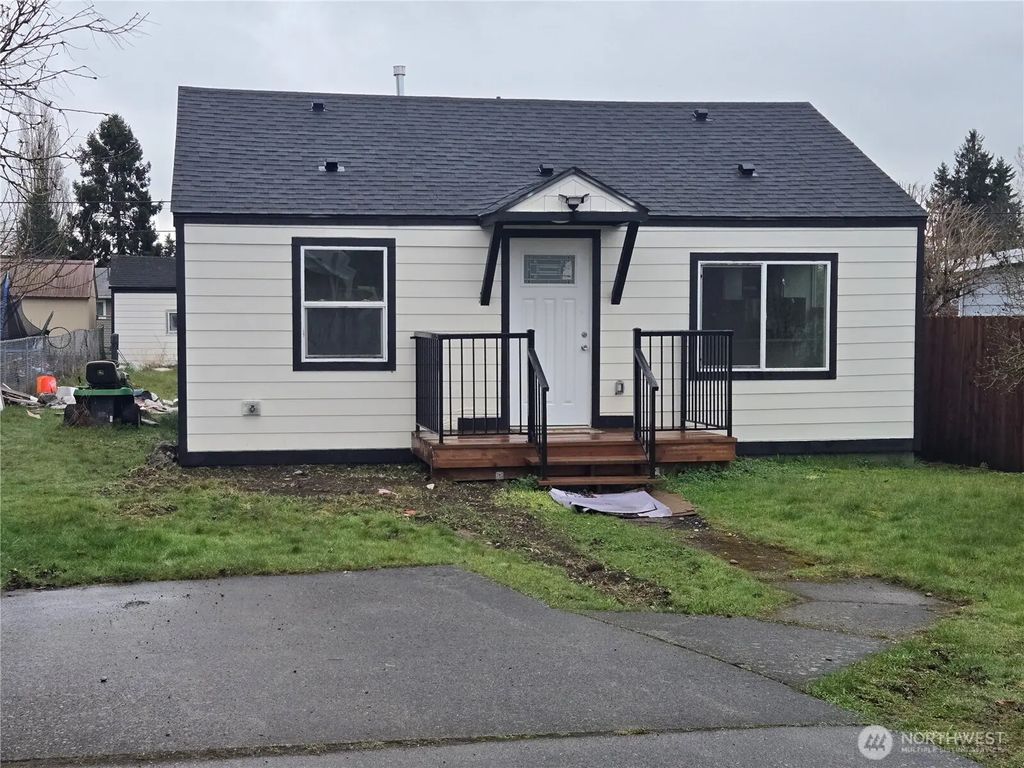 437 D Street, Blaine