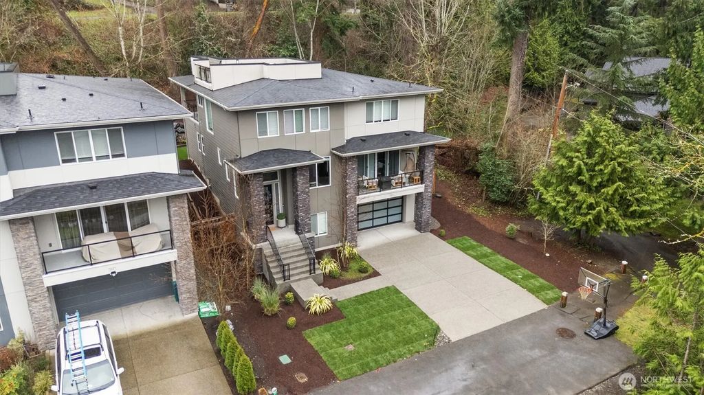7223 Ne 118th Court, Kirkland