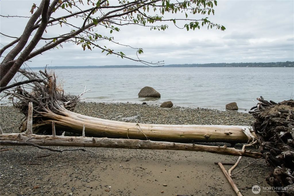 6206 Crescent Beach Road, Vaughn