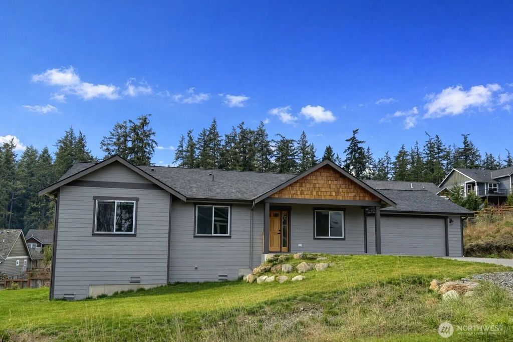 4817 Lawrence Avenue, Freeland