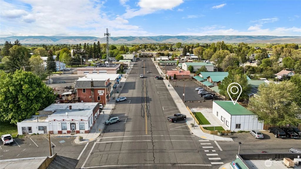 100 N Main St, Kittitas
