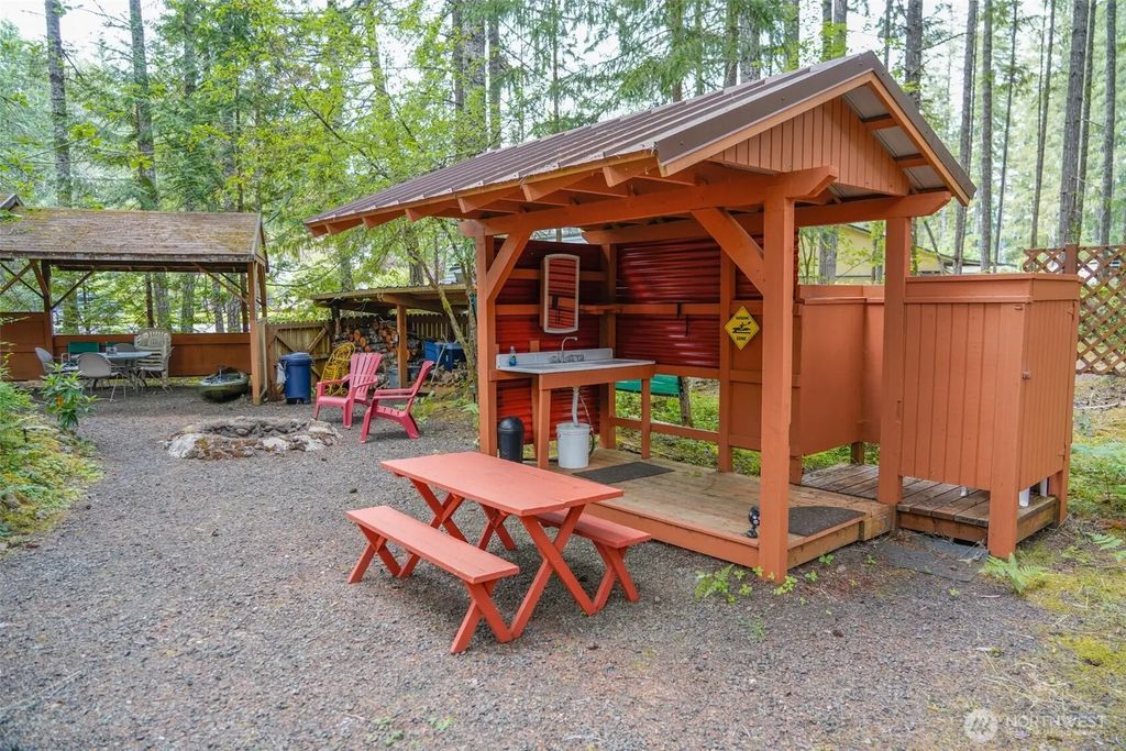 531 N Kokanee Ridge Drive, Hoodsport