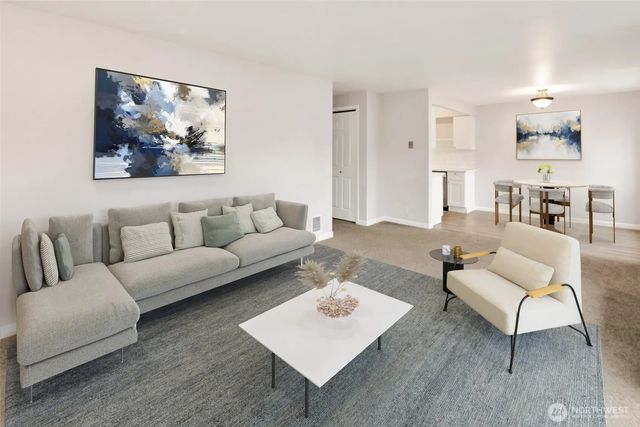 12300 33rd Avenue Ne 202, Seattle