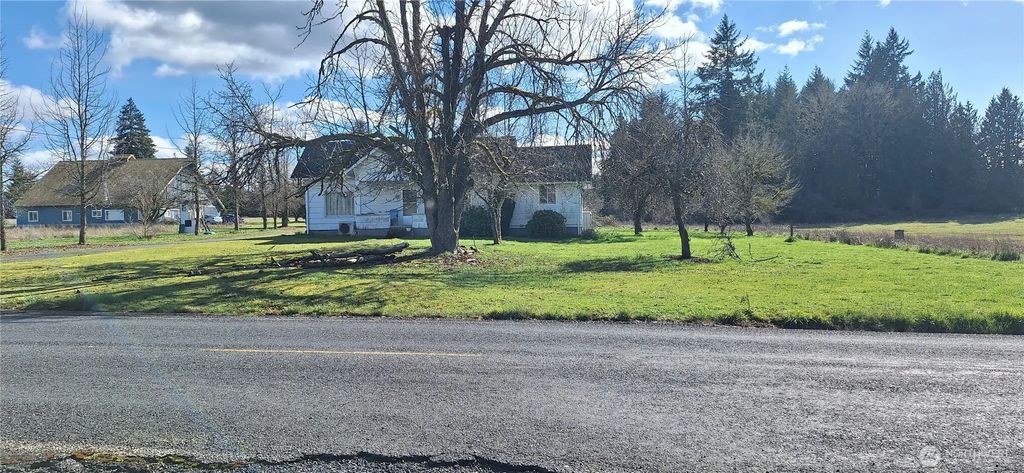 664 Rhoades Road, Winlock
