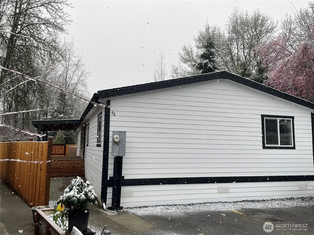 827 West Valley Highway 46, Kent