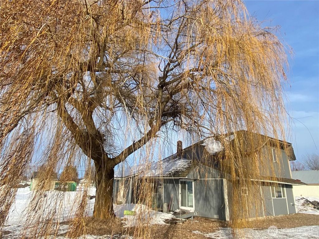 200 Watson Street Nw, Creston