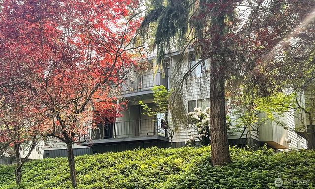 3838 Lake Washington Boulevard Se B-5, Bellevue