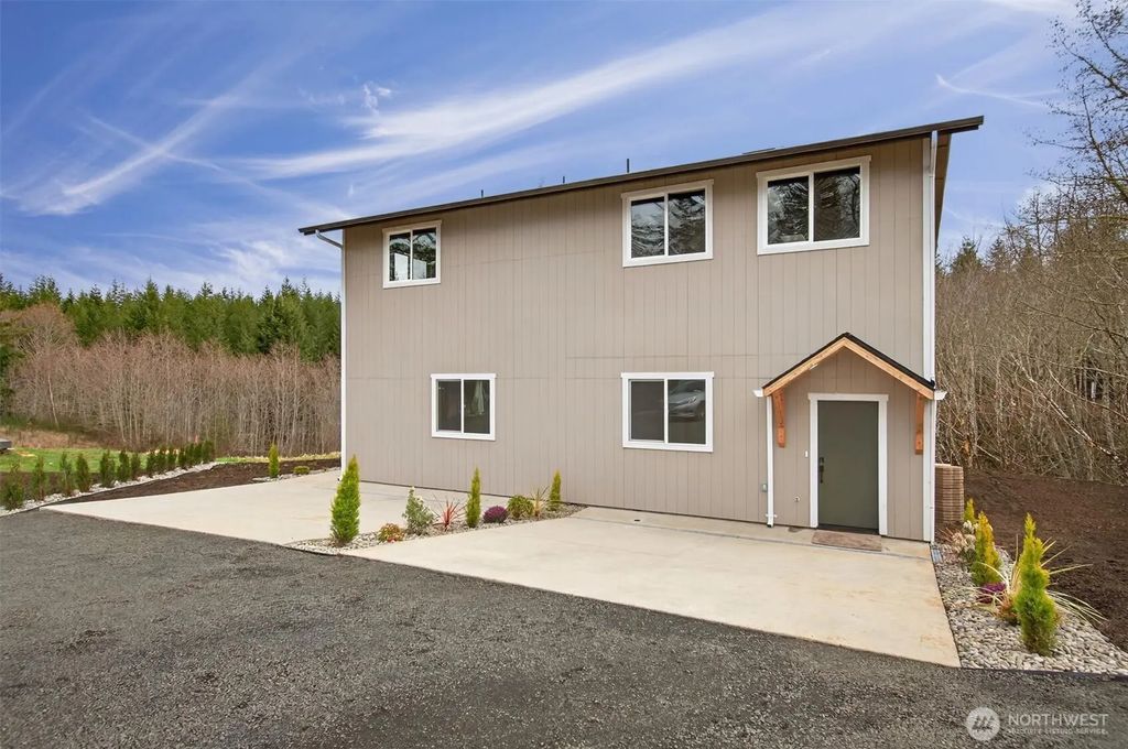 11 Sun Crest Lane, Cathlamet
