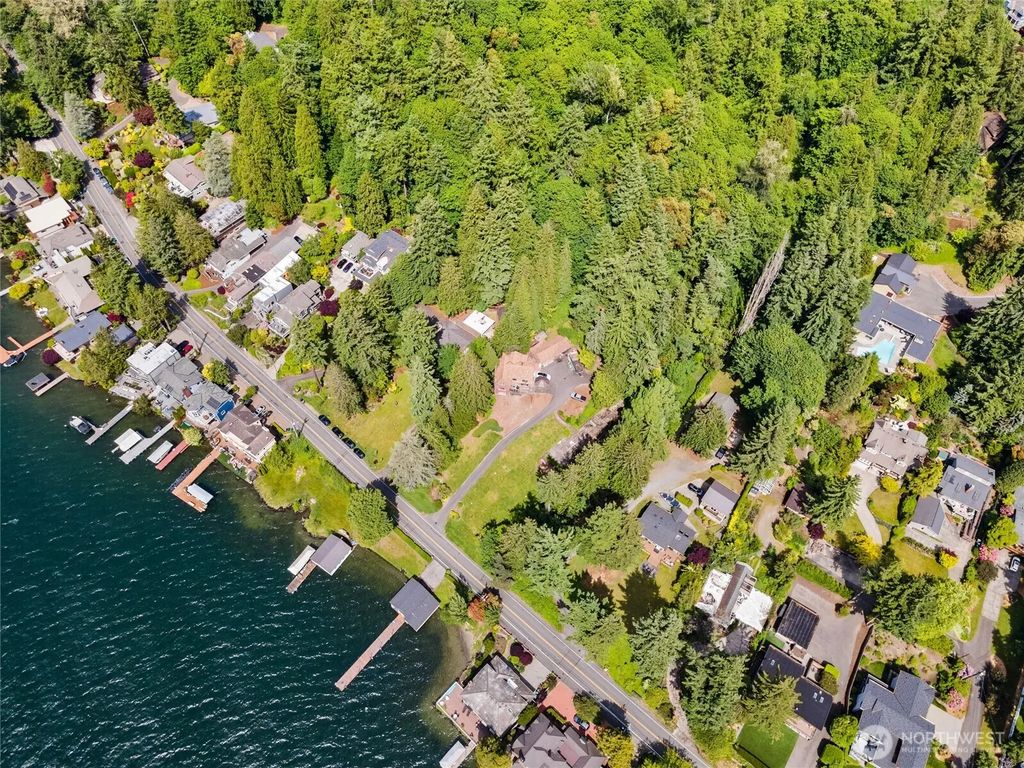 13104 Holmes Point Drive Ne, Kirkland