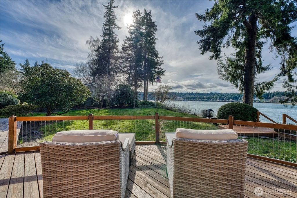2735 Marine Drive, Bremerton