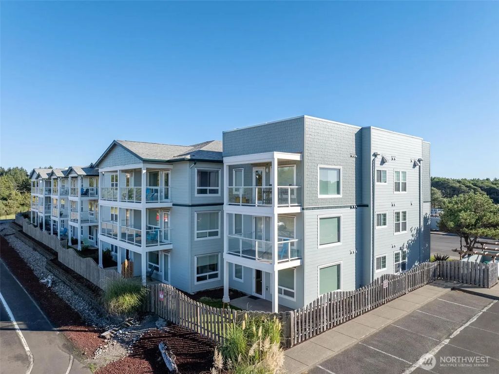 1600 W Ocean Avenue 1211, Westport