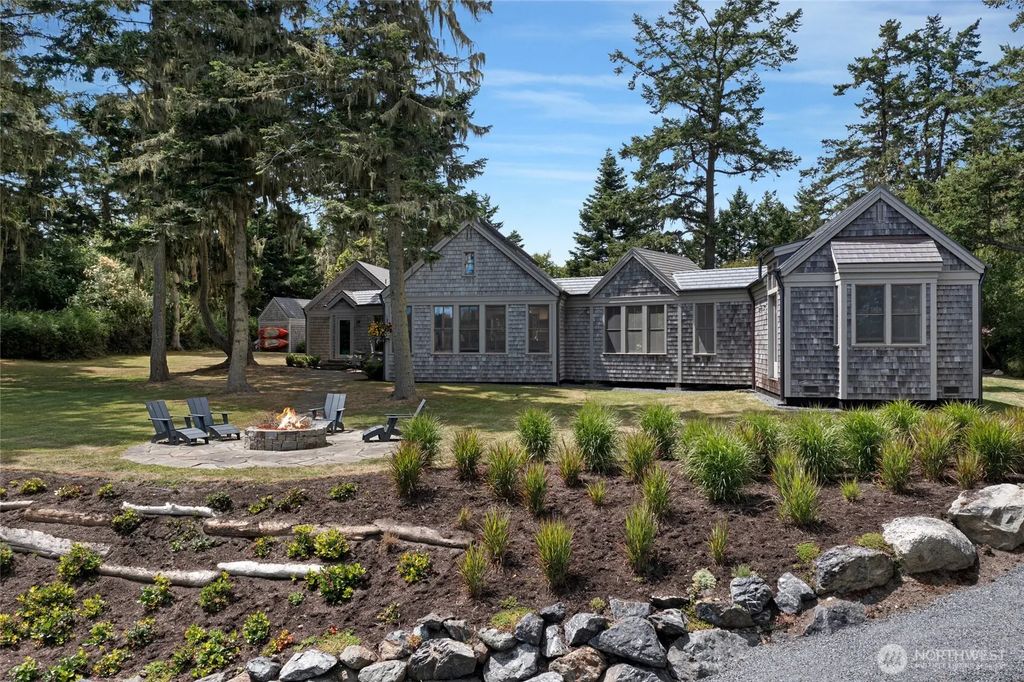 16 Bayshore Road, Friday Harbor