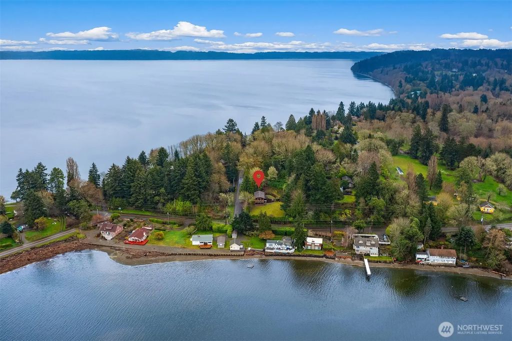 8121 Sw 222nd Place, Vashon
